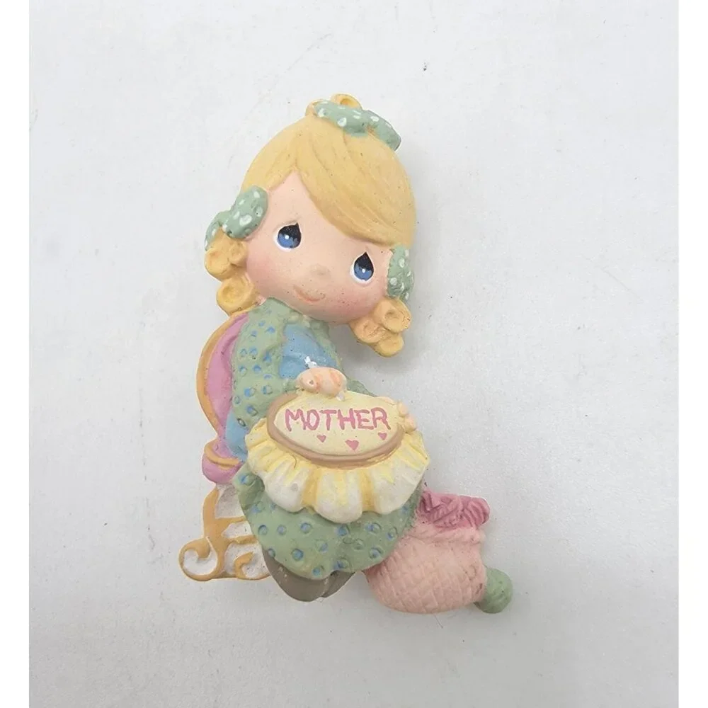 2000 PMI PRECIOUS MOMENTS MOTHER LADY‎ MISSY JEWELRY  CERAMIC BROOCH PIN MOM